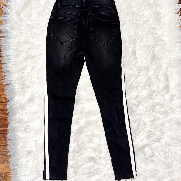 Boutique Ripped Fray Bottom Black & White side stripes Skinnies - Picture 4 of 14
